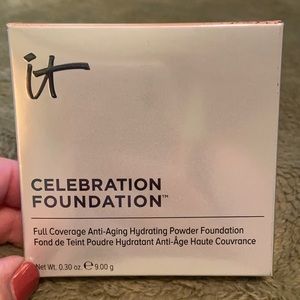it Powder Foundation